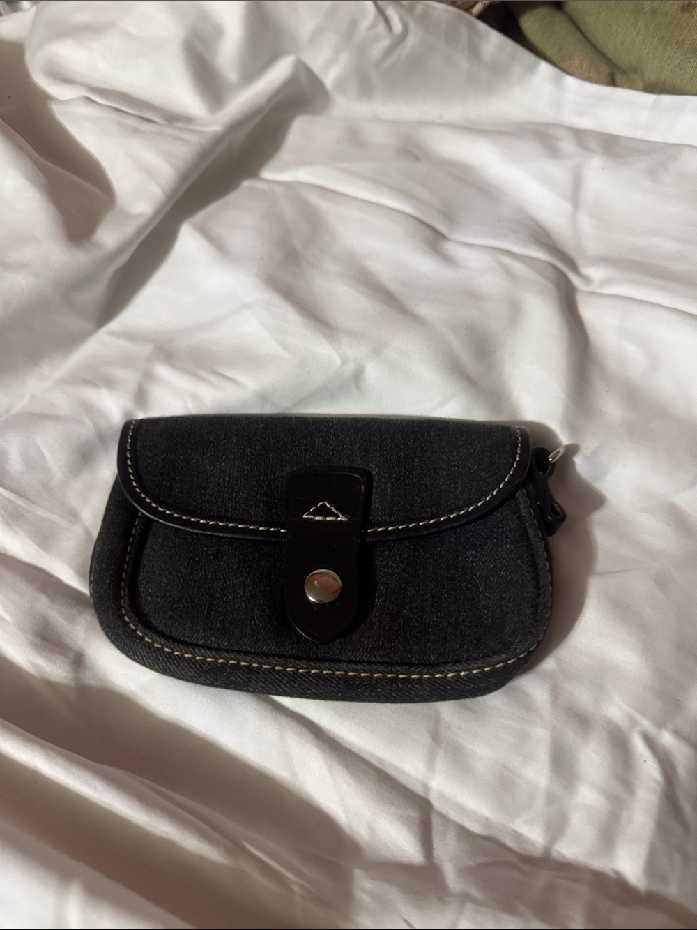 Dooney and Bourke purse